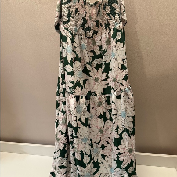 Floral Green and White Women's Dress - Picture 6 of 6